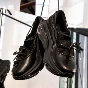 Hoka Bondi Mary Jane